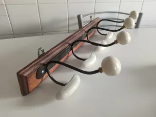 Colgador de pared madera y cerámica