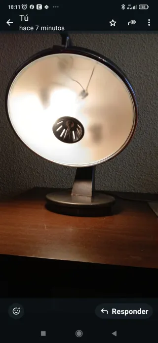 Lámpara de escritorio moderna