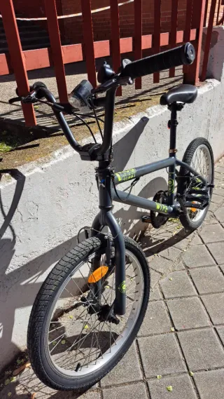 Bicicleta BMX Decathlon Wipe 300