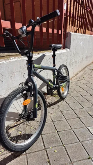 Bicicleta BMX Decathlon Wipe 300