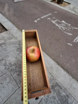 Cajón antiguo máquina coser madera