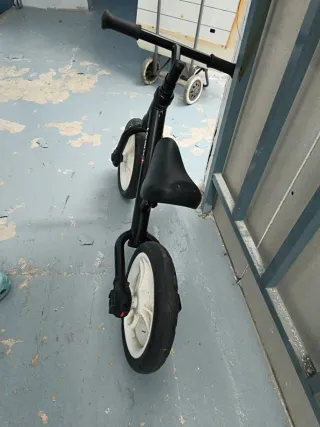 Bicicleta de equilibrio infantil