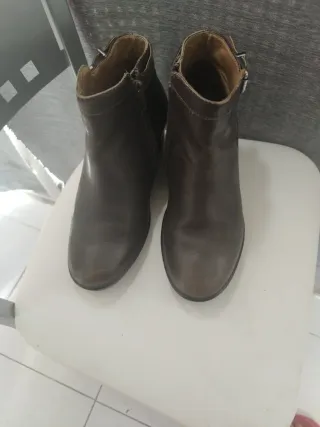 Botines de piel marrones