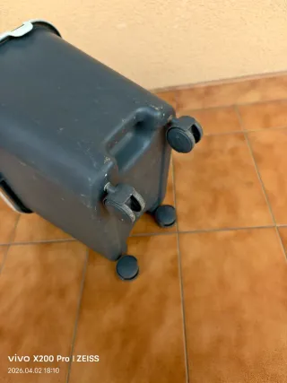 Cubo escurridor automatico Marca Mery