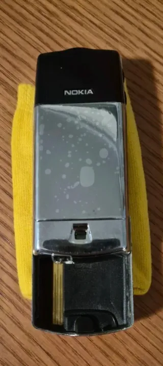 Nokia 8810 - Argento e Nero