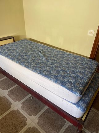 Colchón de muelles con cubrecolchón