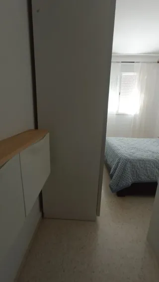 Armario puertas correderas blanco +  2 cajoneras