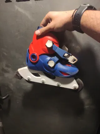 Patines infantiles ajustables y protecciones