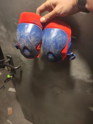 Patines infantiles ajustables y protecciones