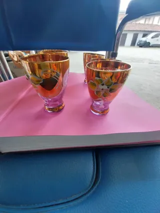 Sei bicchieri decorati oro e rosa