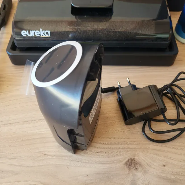 Aspirador Escoba Eureka NEW400