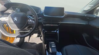 Peugeot 208 PureTech 100 Allure Pack EAT8 75 kW (100 CV)