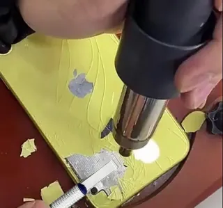 Tapa iPhone 11 Pro Max + Pegamento B7000