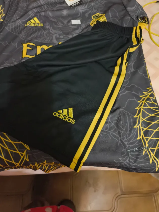 Conjunto deportivo Adidas niños Tallas 4-6-8,14