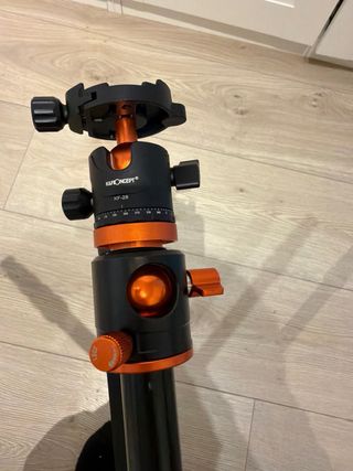 Trípode K&F Concept Negro y Naranja