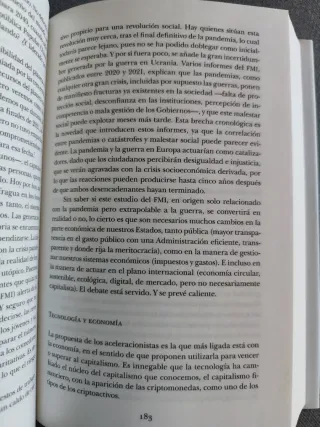La encrucijada mundial: Un manual del mañana