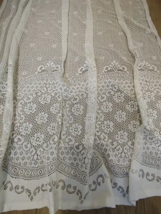 Cortina de encaje blanca