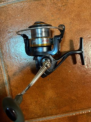Carrete de pesca SYNTAX 2000