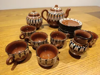 Juego de cerámica artesanal