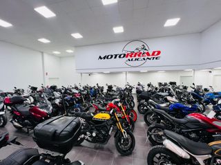 Suzuki V-Strom 1050 XT Negra/Dorada 2022