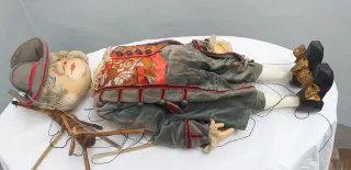 Marioneta antigua grande