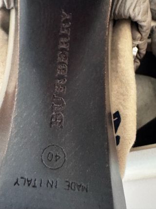 Sandalias Burberry Talla 40 beige piel