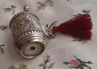 Antigua cinta métrica enrollable