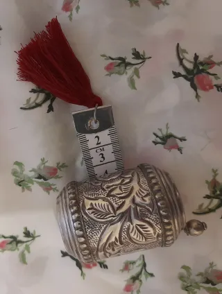 Antigua cinta métrica enrollable