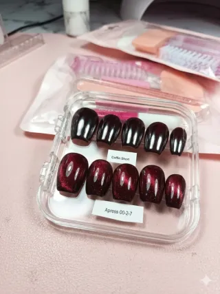 Uñas Press-On Personalizadas + Kit