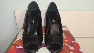 Zapatos de tacón marca MaryPaz negros