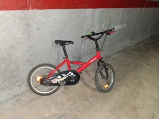 Bicicleta infantil roja Btwin