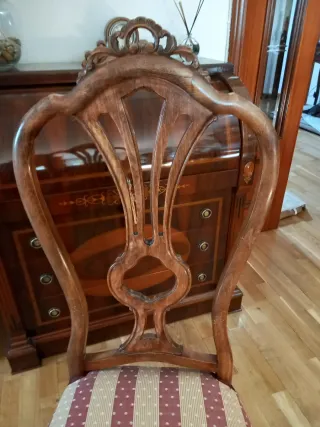 Comedor clásico mesa cristal y sillas madera