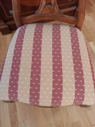 Comedor clásico mesa cristal y sillas madera