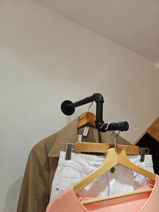 1 Perchero de Hierro Industrial Negro