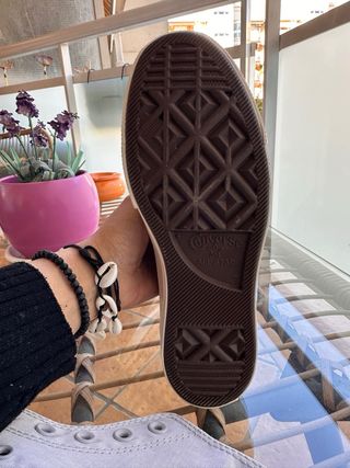 Converse grises sin cordones