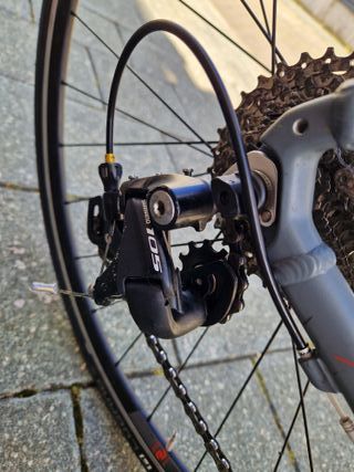 Bicicleta Scott Speedster Shimano 105 + accesorios