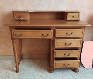 Escritorio de madera de castaño