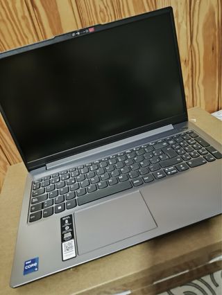 Portátil Lenovo IdeaPad Slim 3 (i5, 512GB SSD) – C