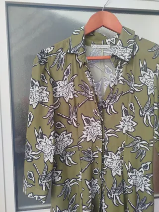 Vestido camisero estampado verde manga larga