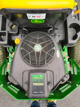 Cortacésped John Deere Z235