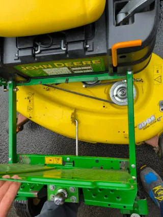 Cortacésped John Deere Z235