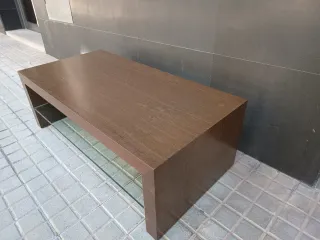 Mesa de centro de chapa de madera y cristal