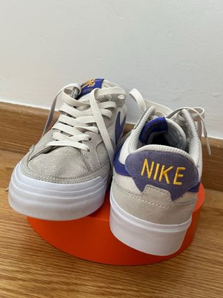 Zapatillas Nike Beige y Azul
