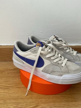 Zapatillas Nike Beige y Azul