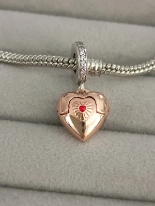 Charm corazón rosa