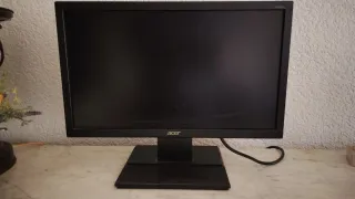 Monitor Acer V196HQL Negro 44cms x 27 cms