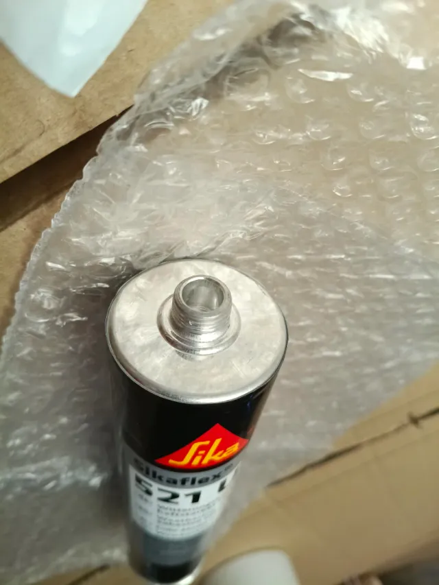 Sika Sellador Híbrido Poliuretano Negro 300ml