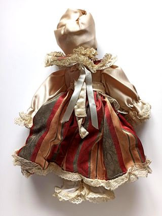 MUÑECA NEGRA DE PORCELANA