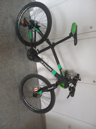 Bicicleta B'Twin Rockrider Negra/Verde