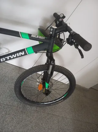 Bicicleta B'Twin Rockrider Negra/Verde